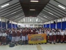 Coach Priska Sahanaya Memberdayakan Generasi Muda Melalui Program Public Speaking di SMP Tarakanita 2 Bersama Pronas