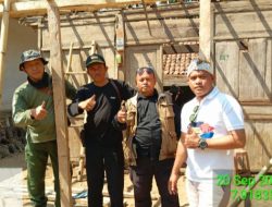 LSM Cakrawala Perbaiki Rumah Salah Satu Warga Desa Wonokusumo