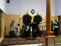 Satgas TMMD Bondowoso Sholat Subuh Berjamaah Bersama Warga Guna Tingkatkan Keimanan