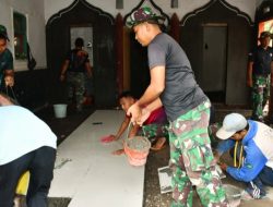 Satgas TMMD Bondowoso Mulai Pasang Keramik Mushola di H + 7