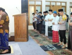 Kapolres Bondowoso Gelar Tarawih Keliling di Sejumlah Masjid