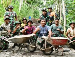 Jalin Keakraban, Danki Satgas dan Prajurit Satgas TMMD Foto Bersama