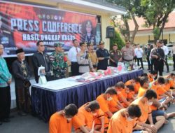 Polres Bondowoso Gelar Apel Pasukan Operasi Ketupat Semeru 2025 dan Pemusnahan Barang Bukti