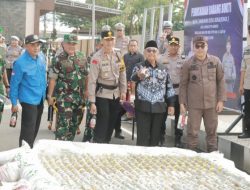 Polres Blitar Sita dan Musnahkan Ribuan Botol Miras Sepanjang Bulan Ramadhan