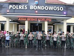 Wujudkan Sinergitas TNI-Polri, Dandim 0822 Dan Kapolres Bondowoso Berbagi Takjil