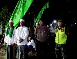 Sinergi TNI-Polri: Babinsa Koramil 01 Bondowoso dan Bhabinkamtibmas Jaga Ketertiban Pengajian Fuqoro’ul Musthofa