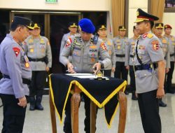 Pelantikan AstamaOps Kapolri, Komjen Pol Imam Sugianto Serah Terima Jabatan kepada Irjen Pol Akhmad Wiyagus