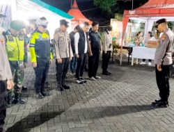 Babinsa Koramil 01 Bondowoso Bersama Polri Amankan Sabtu Malam Paskah di  Gereja Katolik ST. Yohanes Penginjil Bondowoso