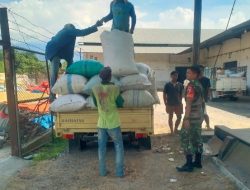 Jaga Harga dan Kesejahteraan Petani, Babinsa Binakal Koramil 02 Curahdami Kawal Bulog Serap Gabah