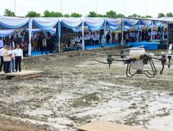 Presiden Prabowo Pimpin Kegiatan Tanam Padi Serentak Gunakan Teknologi Pertanian Drone DJI Agras T40