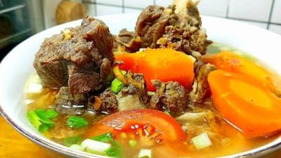 Berikut Ini Resep Sop Iga Sapi Empuk Kuah Bening