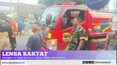 Koramil 0822/01 Bondowoso Kerahkan Anggota Bantu Warga Tangani Kebakaran Rumah di Badean
