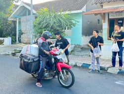 Jum’at Berkah, SMSI Bondowoso Bagi-bagi Nasi Bungkus