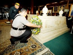 Rangkaian Hari Bhayangkara ke-79, Kapolri Ziarah ke Makam Presiden RI ke-2 Soeharto