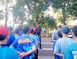 Bentuk Jiwa Korsa dan Disiplin, Danramil 0822/01 Bondowoso Latih PBB Siswa SMA Negeri 02 Bondowoso