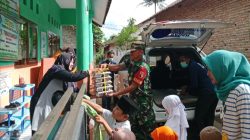 Pastikan Aman, Babinsa 0822/02 Curahdami Dampingi Penyaluran MBG Kepada 2. 173 Siswa Untuk 34 Sekolah