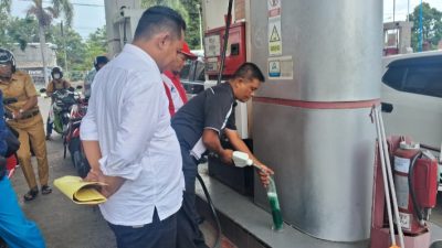 Polres Bondowoso gercep Tanggapi Keluhan Masyarakat Sidak SPBU untuk Cek Langsung Kondisi BBM