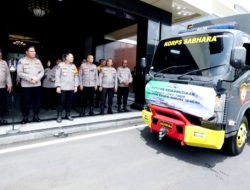 Polda Jatim Berangkatkan Bantuan Kemanusiaan untuk Warga Terdampak Erupsi Gunung Semeru