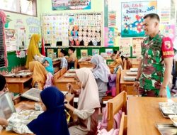 Senyum Ceria yang Luluh: Hangatnya Makan Bergizi Gratis dari SPPG Curahdami 03 dan Uluran Tangan Babinsa Petung