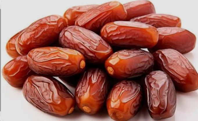 Buka Puasa dengan Kurma: Kembalikan Energi, Lancarkan Pencernaan, dan Raih Berkah
