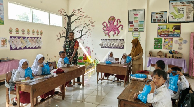 Jaga Asupan Gizi Siswa saat Puasa, SPPG Penambangan Bagikan Makanan Siap Santap untuk Berbuka