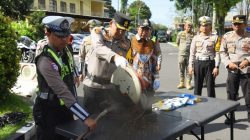 Polres Bondowoso Musnahkan Ribuan Miras dan Puluhan Knalpot Brong