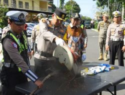 Polres Bondowoso Musnahkan Ribuan Miras dan Puluhan Knalpot Brong