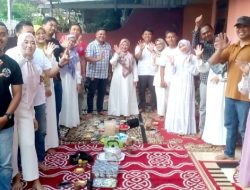 Suasana Kekeluargaan Mewarnai Halal Bihalal Kapolsek Taman Krocok bersama Anggota di Rumah Kanit Propam