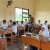 Tak Hanya SD! Siswa SMP IT Bina Insan Cemerlang Poncogati Juga Kebagian Makan Bergizi Gratis dari SPPG Curahpoh