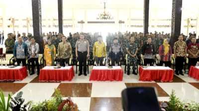 Danramil 0822/01 Bondowoso Kapten Inf Basuki Rahmad Hadiri Penyerahan Truk Hibah KDKMP oleh Bupati di Pendopo