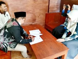 Resmi! Kepala SPPG Curahpoh Teken Peralihan Penerima Manfaat, Puluhan Sekolah di Petung-Pakuwesi Kini Dilayani SPPG Curahpoh 2