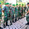 Kompak dan Prima! Danramil 0822/01 Bondowoso Pimpin Apel Pagi, Tekankan Kedisiplinan dan Sinergitas