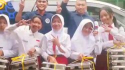 Auto Baper! Senyum Para Siswa SDN Curahdami 01 untuk Driver SPPG Curahpoh, Kebersamaan yang Tertangkap Kamera