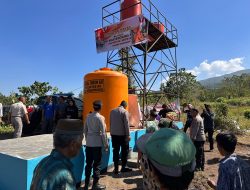 Sambut HUT Bhayangkara ke-80, Kapolres Bondowoso Salurkan Tandon Air 5 Ribu Liter untuk Warga Klabang Tegal Ampel