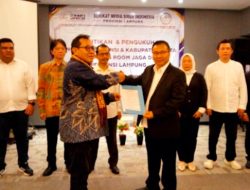 Ketua Umum SMSI Kukuhkan Pokja Newsroom Jaga Desa di Lampung Ikhtiar Menyumbat Kebocoran Dana Desa.