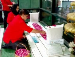 Doa dan Tabur Bunga di Makam Ki Ronggo, PDI Perjuangan Bondowoso Peringati HUT RI ke-81 dan Harjabo ke-207