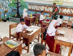 Sinergi SPPG Curahpoh dan Babinsa: Senyum Ceria Anak SDN Penambangan 1 Nikmati Makan Bergizi Gratis