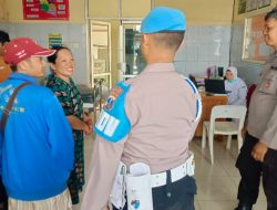 Saat Patroli Antisipasi Balap Liar, Personel Polsek Pujer Polres Bondowoso Sigap Tolong Warga Sakit